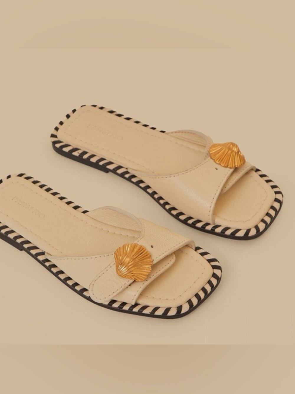 NWT Farm Rio Off-White Gold Shell Slides Size 7 or EU 38